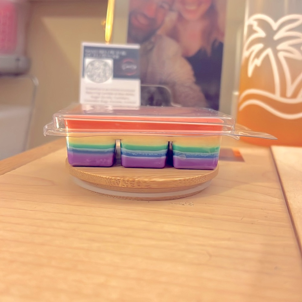 DolledUp Candles- Rainbow Love- Pride Collection Soy Wax Melts - Picture 2 of 3